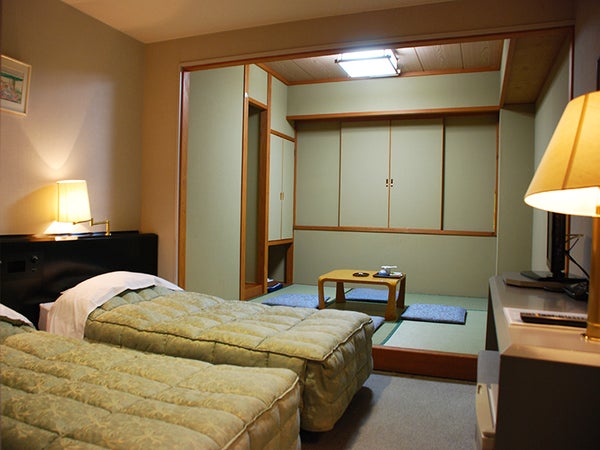 夜発バス/ホテルシルクイン斑尾〈新館〉・1泊リフト券付(利用日数選択)2